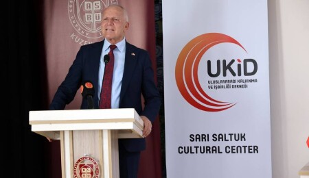 Zorlu Töre, Sarı Saltuk Paneli'ne katıldı
