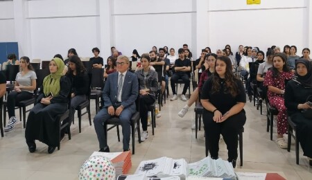 DAÜ-PDRAM'dan "üniversite yaşamına uyum" semineri