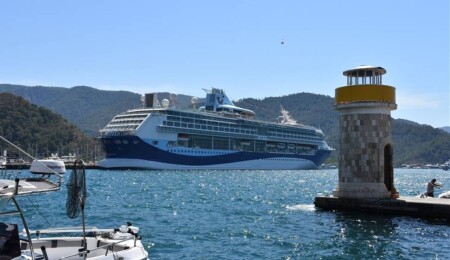 "Marella Discovery" 1695 yolcusuyla Marmaris'te