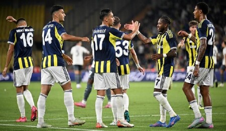 Fenerbahçe, UEFA Şampiyonlar Ligi için kadro bildirimi yaptı