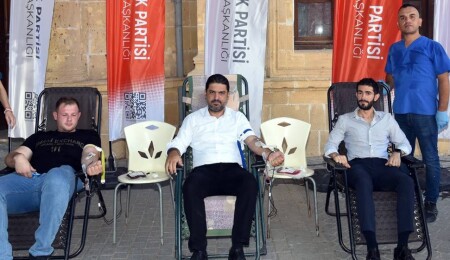 UBP Lefkoşa İlçesi Gençlik Kolları “Kan Verelim, Hayat Verelim” sloganıyla kan bağış kampanyası düzenledi
