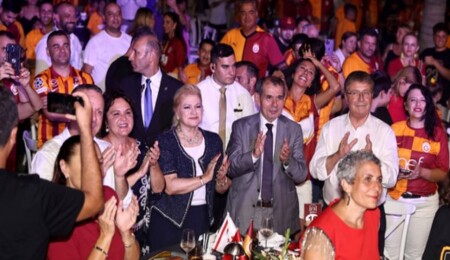 Galatasaray’ın 24. şampiyonluğu KKTC’de kutlandı