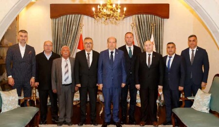 Cumhurbaşkanı Tatar, DAÜ Vakıf Yöneticiler Kurulu heyetini kabul etti