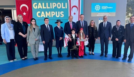 Cumhurbaşkanı Ersin Tatar, Sydney'de Türk Maarif Okullarını ziyaret etti