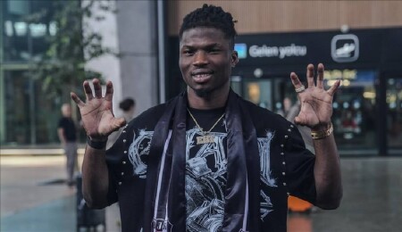 Beşiktaş tarihindeki ikinci Malili futbolcu; El Bilal Toure