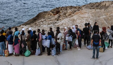 Rodos diye kandırıp ıssız koya bıraktılar!
