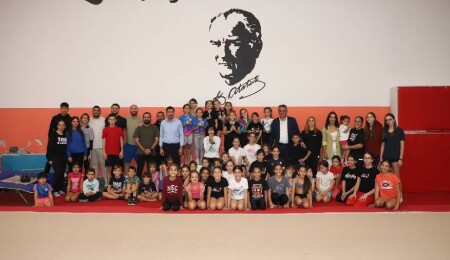 Tufan Erhürman’dan minik jimnastikçilere ziyaret ve tebrik