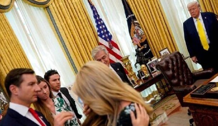 Mehmet Öz'ün yemin töreninde torunu baygınlık geçirdi, Trump konuşmasını yarıda kesti