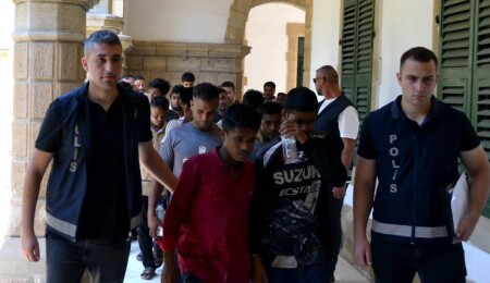 Güzelyurt'ta, tarladan 2 bin 500 baş sarımsak çaldığı iddia edilen 17 kişi tutuklandı
