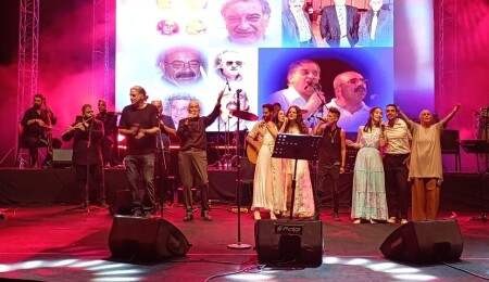 “Sıla 4 ve Dostları 60. Yıl Konseri” dün akşam Girne Amfitiyatro’da yapıldı