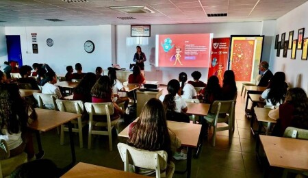 Güvenli internet kullanım eğitimi 40 okulda 4 binden fazla öğrenciye verildi