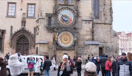 Prag'ın 6 asırlık astronomik saati zamana meydan okuyor