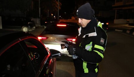 Polis ekipleri yeni yıl kutlamalarında 24 saat kesintisiz görev yaptı