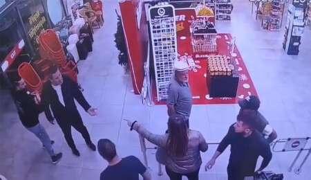Bafra’da bir süpermarkette kavga çıktı