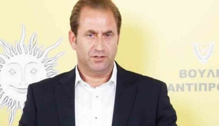 AKEL Milletvekili Lukaidis, Paris’te AKPM toplantısına katıldı