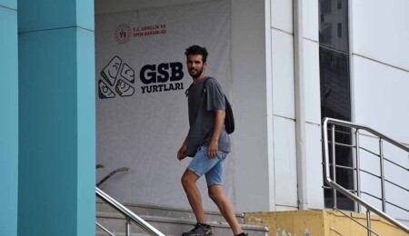 Türkiye’de gençlerin yurtlarda ücretsiz konaklamasını sağlayan Seyahatsever projesi 5 Eylül'e kadar uzatıldı