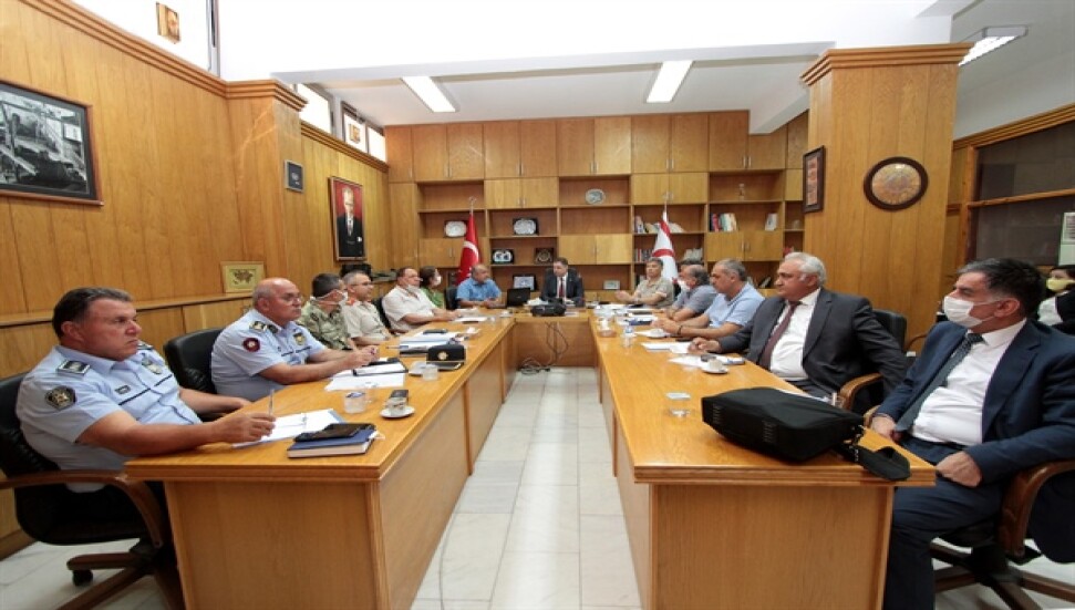 Deprem sonrası Afet ve Acil Durum Yönetimi Komitesi'nden açıklama: "Olumsuz bir durum yok"