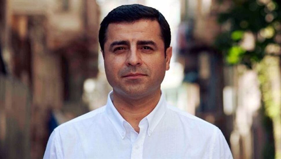 Türkiye'de Selahattin Demirtaş'ın “Cumhurbaşkanına hakaret” davasında, 7 yıla kadar hapis talebi