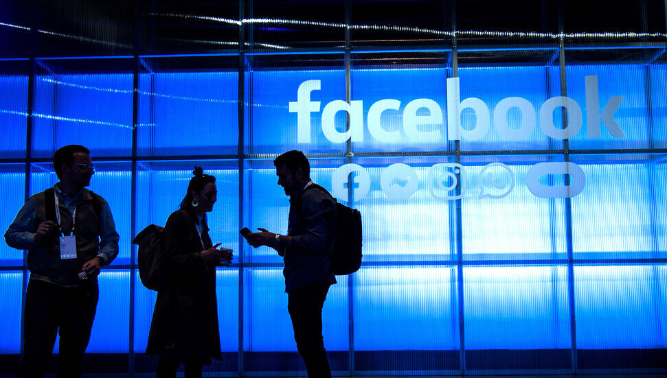 Facebook hisseleri erişim sorunu sonrası çakıldı