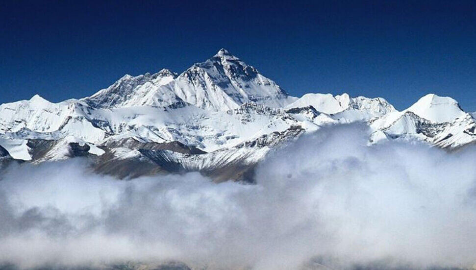 Everest'te dağcılar 18-19 Mayıs'taki zirve tırmanışına hazırlanıyor