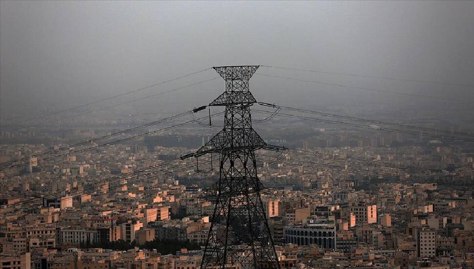 İran’da enerji tasarrufu için kamu kurumları ve okulların tatili bir gün uzatıldı