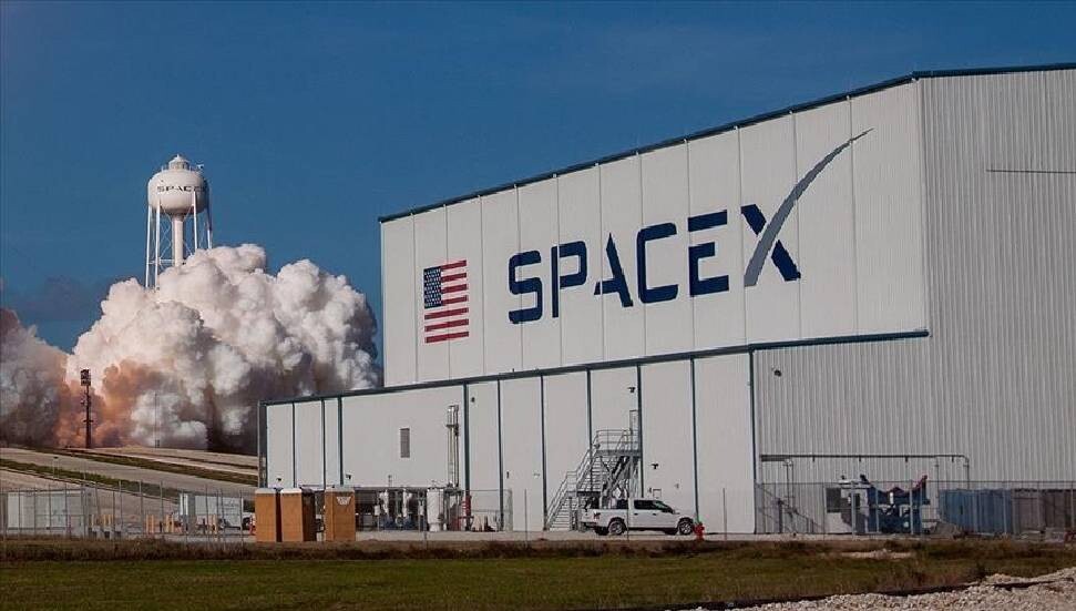 SpaceX uzaya "sıfır yakıtlı" motor fırlattı