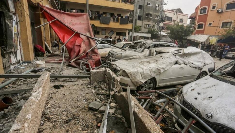 İsrail ordusu, Gazze Şeridi'nde yerlerinden edilmiş kişilerin sığındığı BM'ye bağlı okulu bombaladı