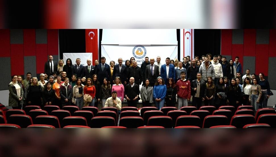 DAÜ’de Abbas Güçlü ile “Gençlik ve Gelecek” konusu ele alındı