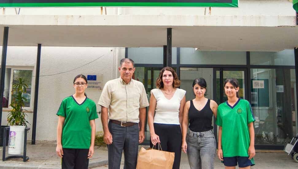 “Adet Yoksulluğuna Karşı Sen De Paylaş” kampanyasında toplanan malzemeler kız çocuklarına ulaştırılıyor