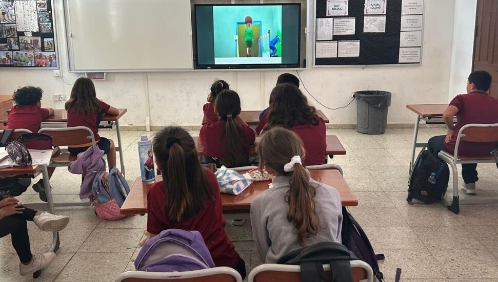 İlkokul öğrencilerine “iş sağlığı ve güvenliği” konulu animasyon film gösterimi yapıldı