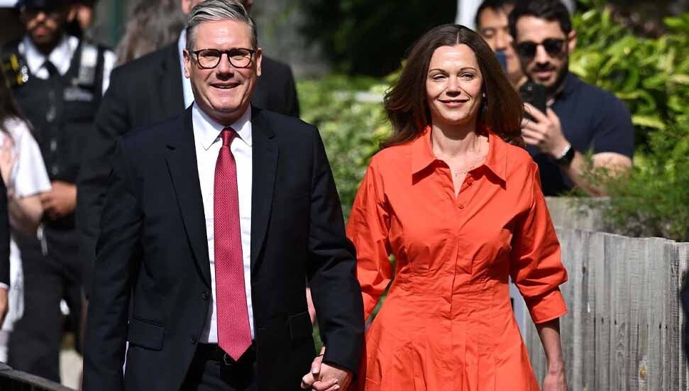 İngiltere'de İşçi Partisi, 410 vekille tek başına iktidar oldu