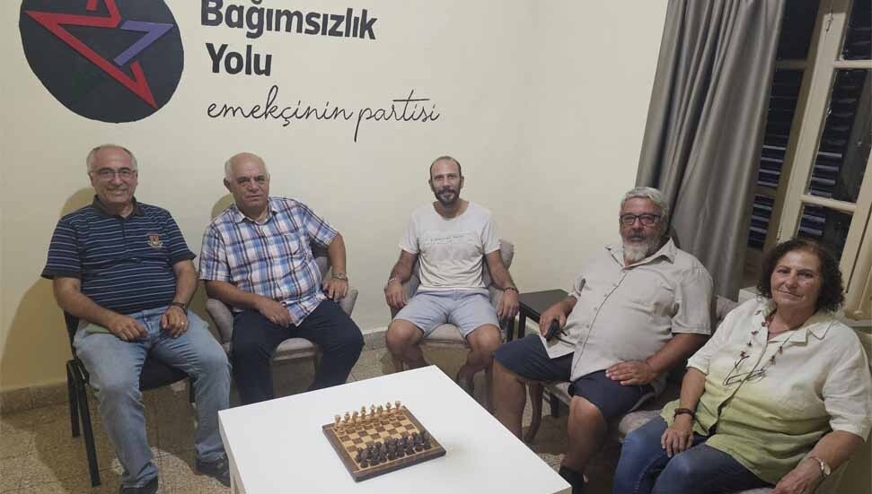 Bağımsızlık Yolu ve Kıbrıs Sosyalist Partisi üyeleri, işçilerin yaşadığı sıkıntıları görüştü