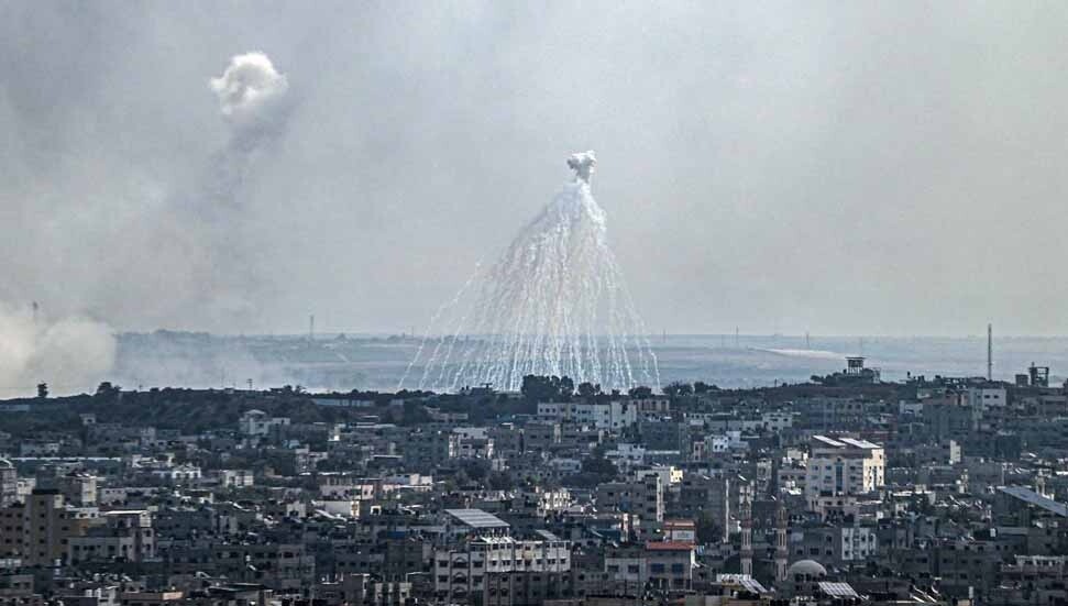 İsrail, Lübnan'ın güneyini yasaklı beyaz fosfor bombasıyla vurdu