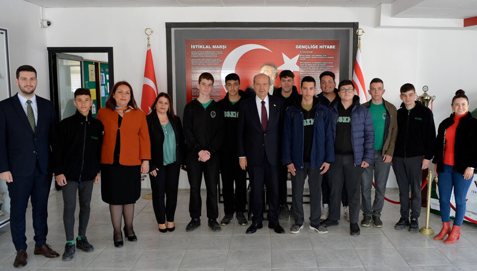 Cumhurbaşkanı Ersin Tatar, Sedat Simavi Endüstri Meslek Lisesi’ni ziyaret etti