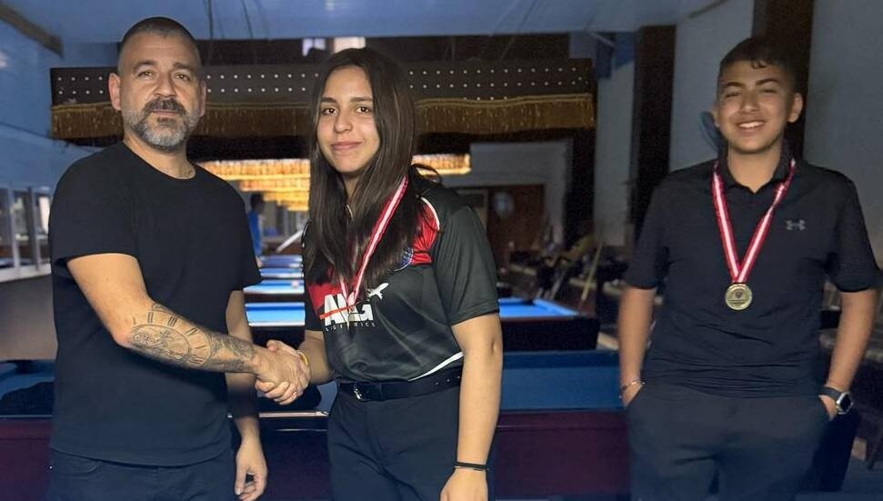 Bilardo 9 top şampiyonu Ada Efe