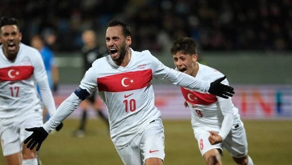Ay Yıldızlılar, İzlanda'da 4 golle kazandı