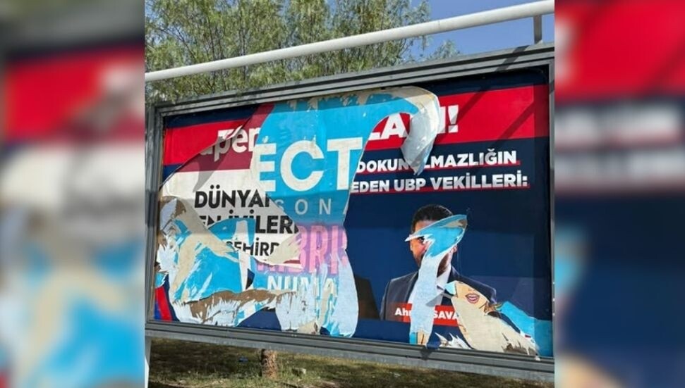 HP’nin dokunulmazlık oylamasıyla ilgili billboardları yırtıldı: Yırtarak bu ayıbı örtemezsiniz