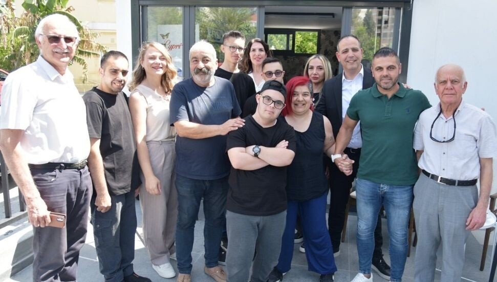Harmancı'dan kız çocuklarına destek: Kız takımlarına ekipman desteği sağlandı
