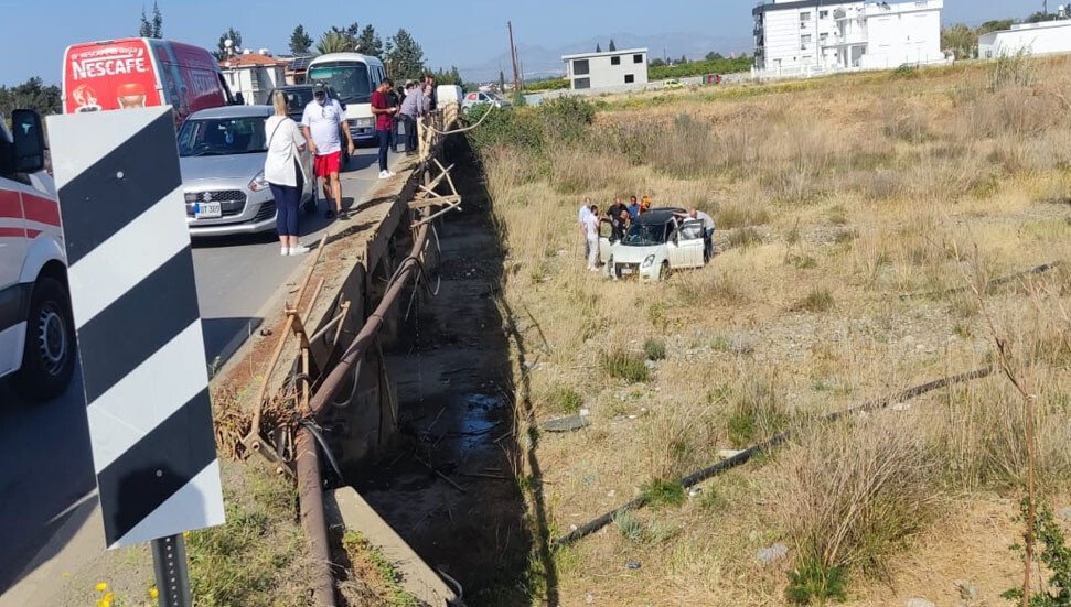 Direksiyon hakimiyetini kaybeden Medine Yalçın, dere yatağına düştü!