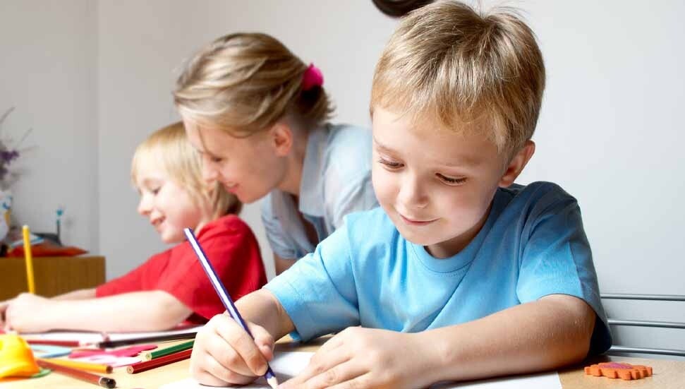 Güney’deki göçmen/sığınmacı biyografisi olan öğrencilere Yunanca’nın öğretilmesi önerisi