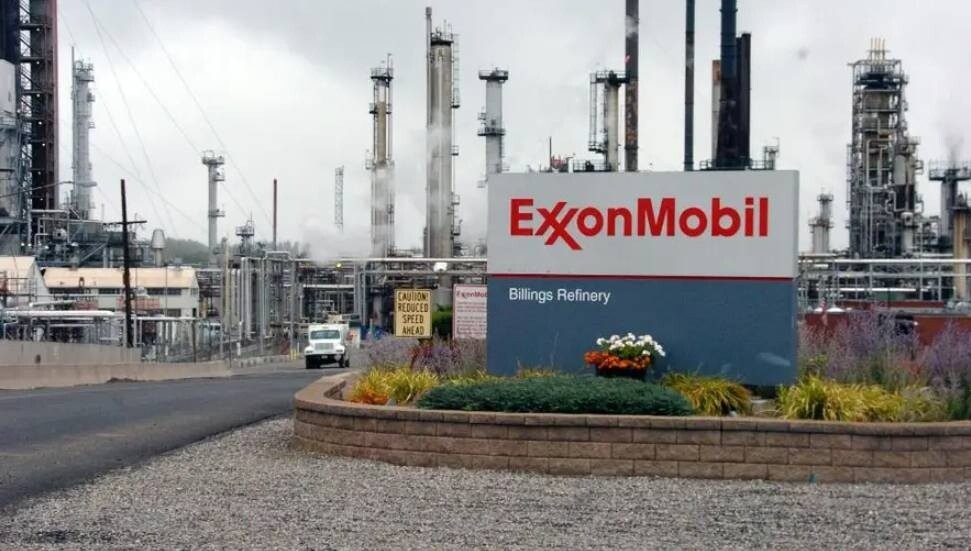 Petrolina, Exxon Mobil'in Güney Kıbrıs'taki 68 benzin istasyonunu satın aldı