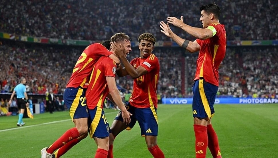 EURO 2024'ün ilk finalisti İspanya oldu