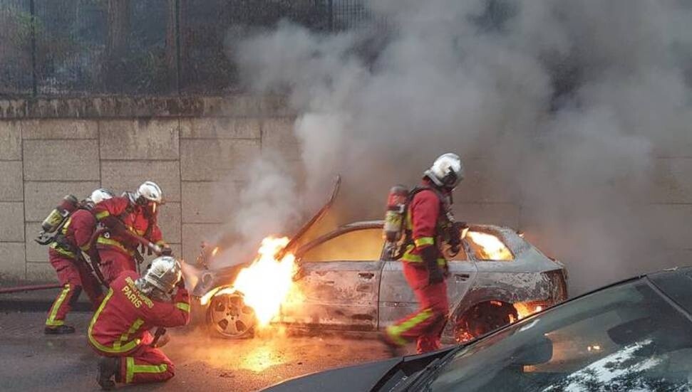 Fransa'da genç sürücünün öldürülmesinin ardından çıkan olaylarda 150 kişi gözaltına alındı