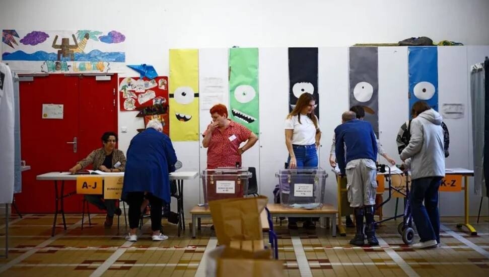 Fransa sandık başında: Erken seçimin ikinci turu başladı