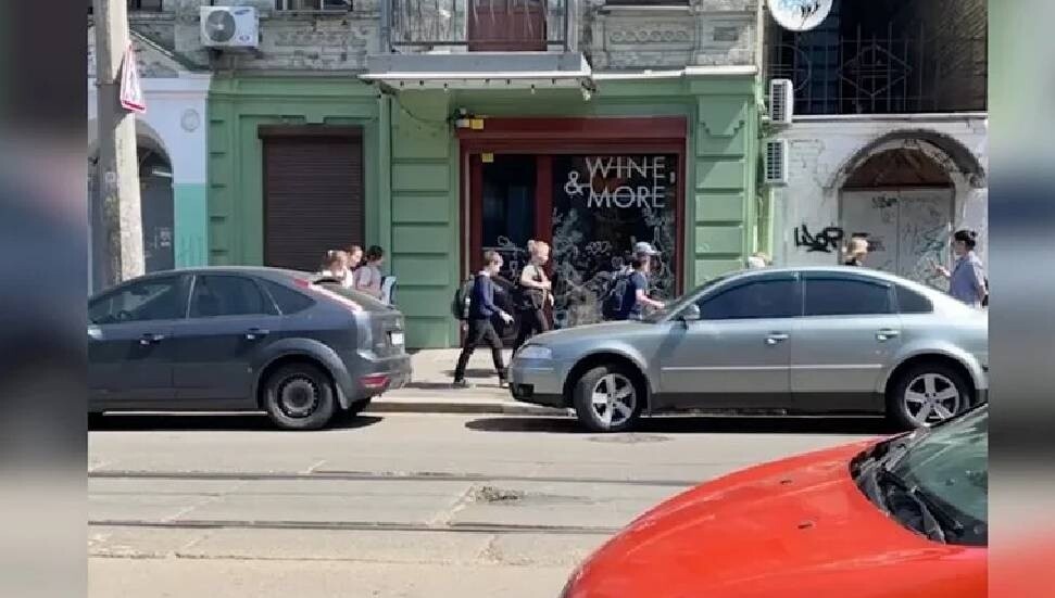 Zelenskiy'den, Kiev'e yapılan füze saldırısına tepki