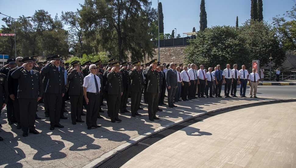 Lefkoşa Şehitler Anıtı’nda tören düzenlendi
