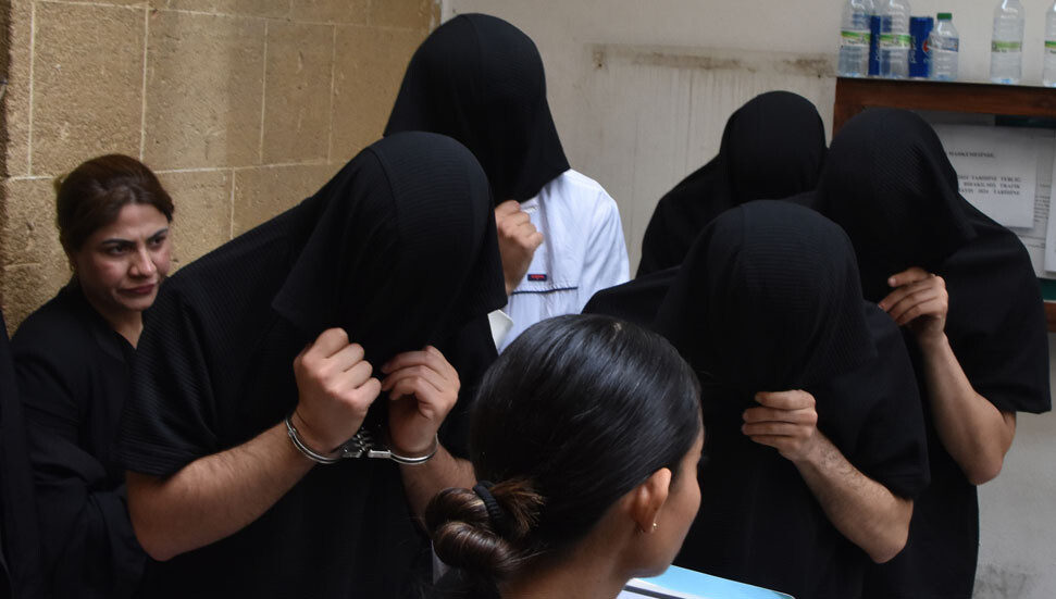 Girne'de tanıştıkları 18 yaşındaki kıza tecavüz ettikleri iddia edilen 5 kişiye ek tutukluluk