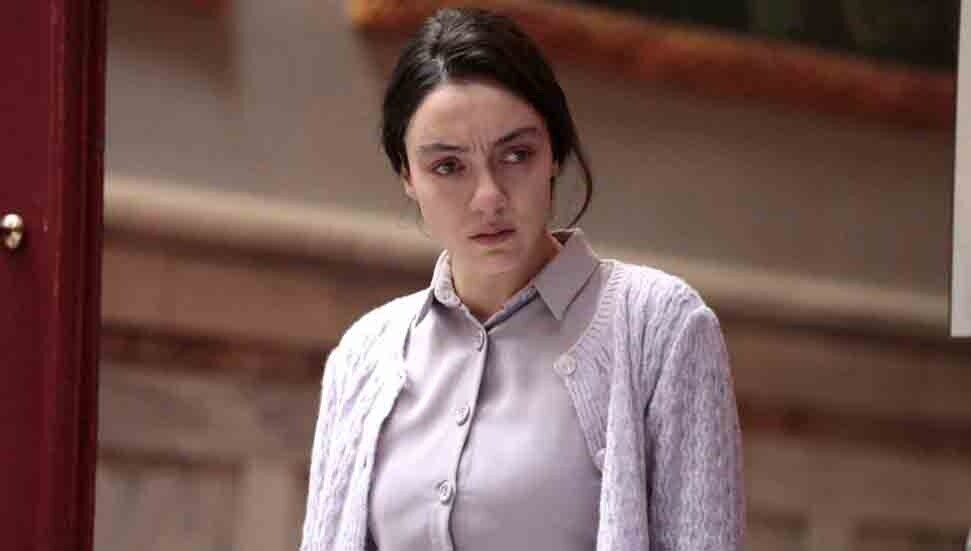 Merve Dizdar yeni dizisi Faro ile ekranlara dönüyor