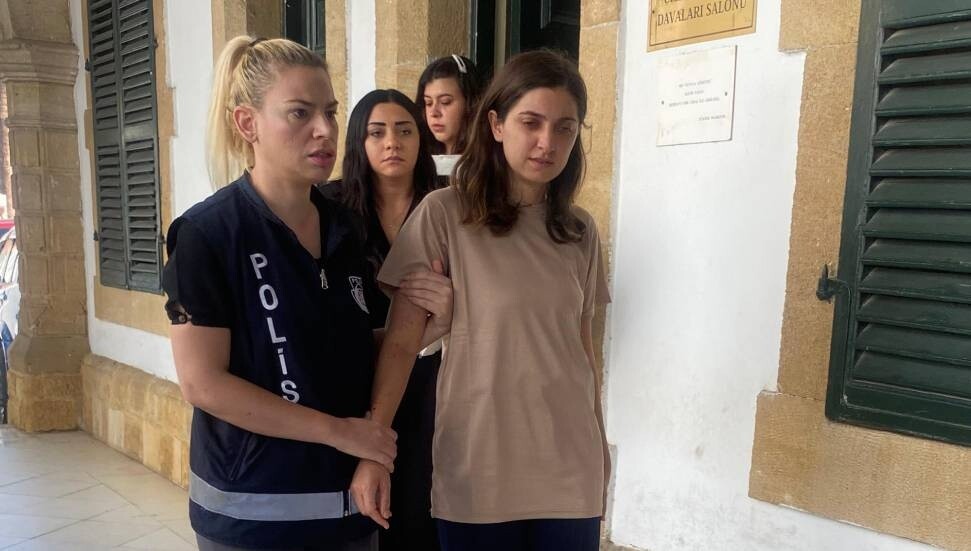 Haspolat'ta ağır yaralanmayla sonuçlanan kazanın zanlısı Merve Kaya'ya 2 gün tutukluluk