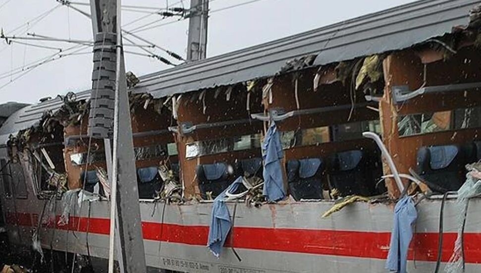 Çekya’da iki tren çarpıştı: 40’tan fazla yaralı